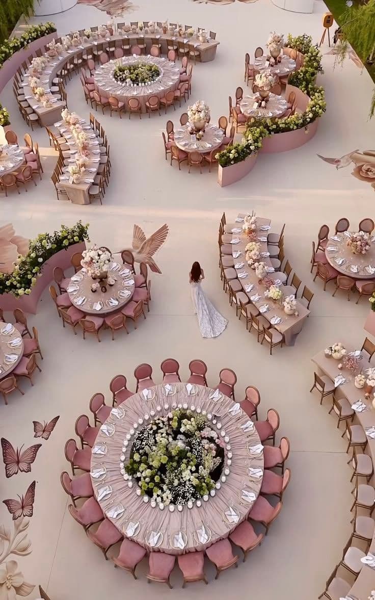 Trendy wedding seating 2026