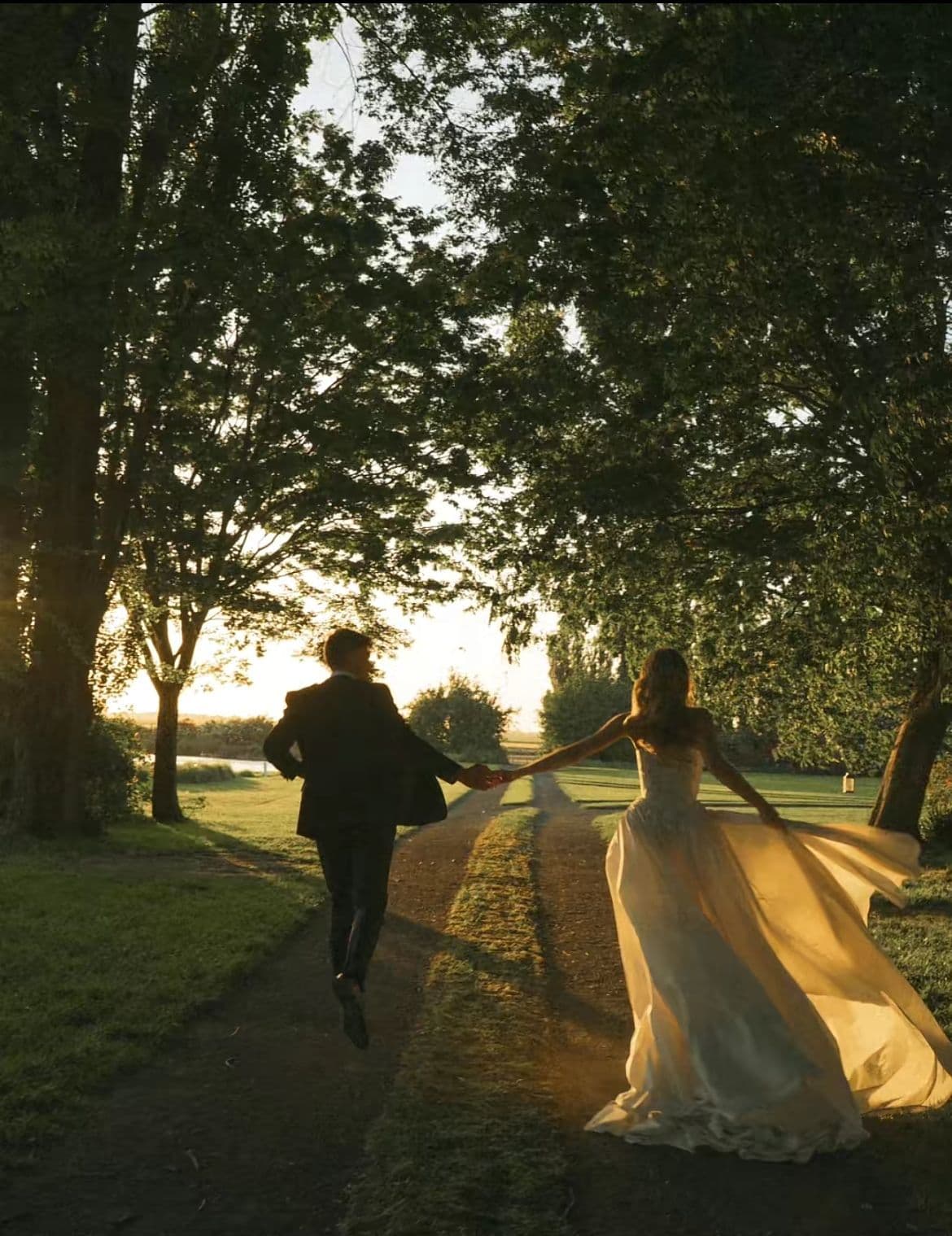 Del listado de RSVP al plan de mesas de boda con The Wedy
